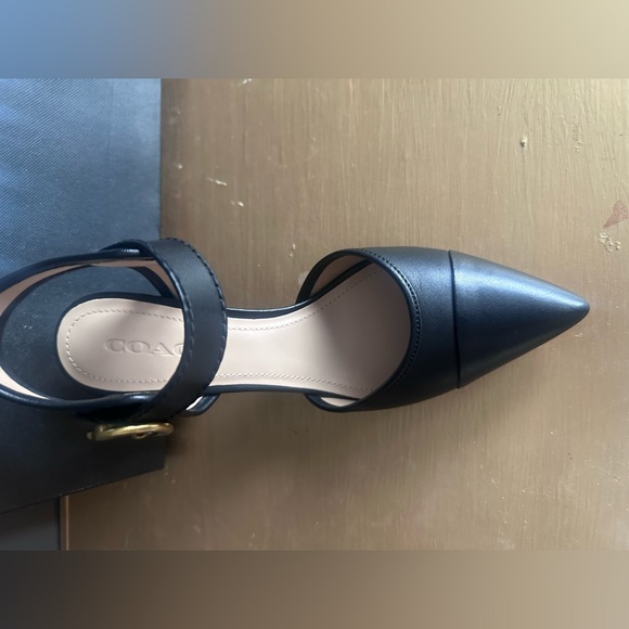 NWT Box Coach black leather “Wren” pump. gold buckle. architectural heel size 8B - Picture 7 of 11